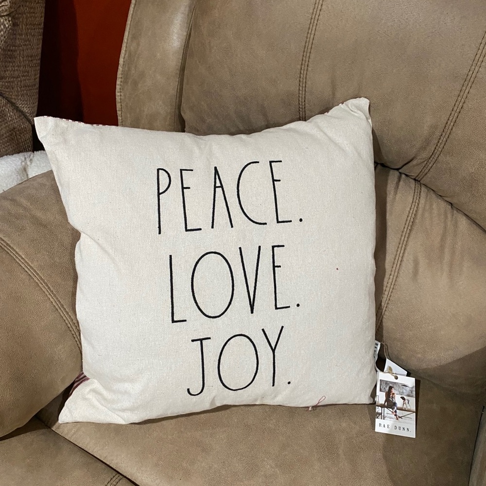 Rae Dunn holiday accent pillow. - Picture 1 of 2